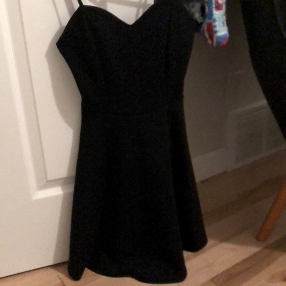 Black Dress - Picture 1 of 3